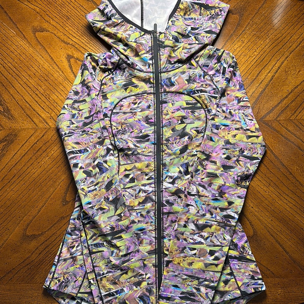 NEW! Lululemon Seawheeze Mist Over Windbreaker - Picture 2 of 5